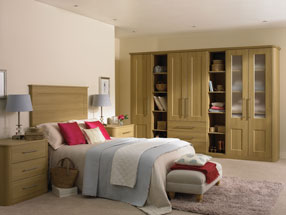 Cambridge Bedroom in Lissa Oak