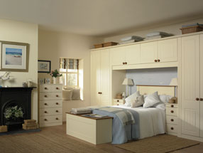 Newport Bedroom in Vanilla